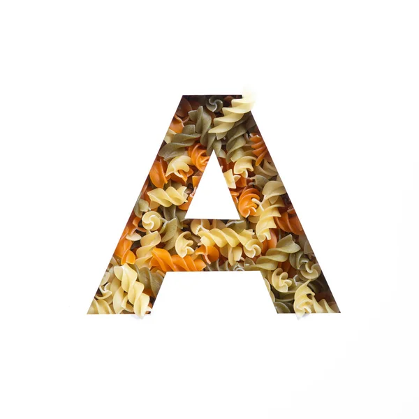 Włoskie jedzenie. Litera A alfabetu angielskiego wykonana z makaronu fusilli i białego papieru ciętego. Typ dla produktów projektowanie sklepu — Zdjęcie stockowe