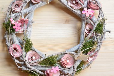 Bahar dekoratif çelenk