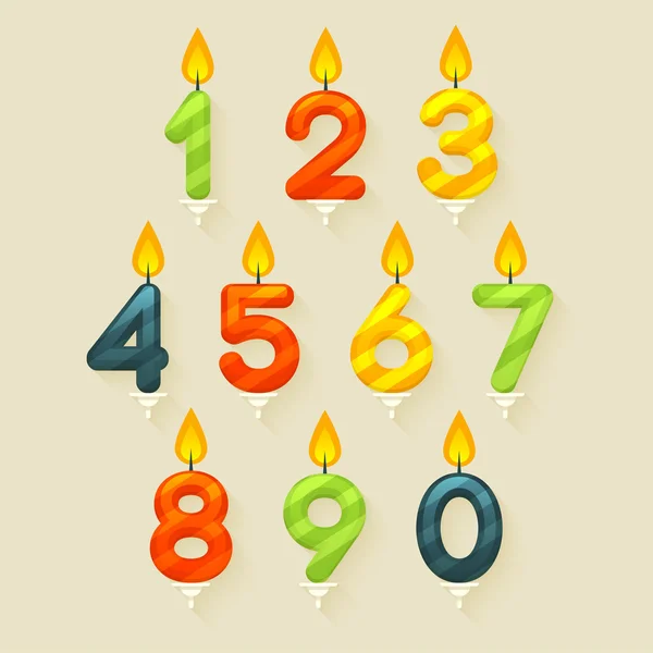 Aantal gekleurde glanzende verjaardagscake kaarsen. Geïsoleerd op lichte achtergrond met vuur vlam. — Stockvector