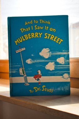 Mulberry Caddesi 'nde gördüm. Dr. Seuss' un altı kitabından biri artık basılmıyor..