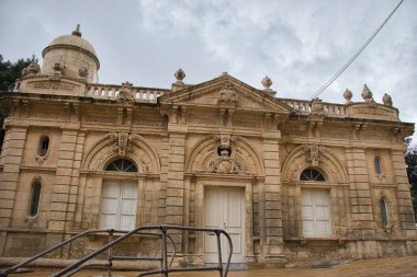 Yağmurlu bir günde Mdina, Malta 'daki tarihi bina. 