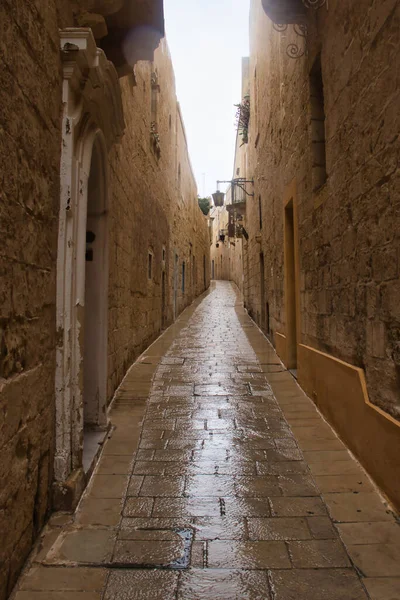 Mdina Malta Yağmurlu Bir Günde Dar Bir Sokak — Stok fotoğraf