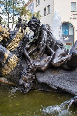 Nuremberg, Almanya - 23 Ekim 2021: Almanya 'nın Nuremberg kentindeki Ehekarussell çeşmesinin bir bölümü.