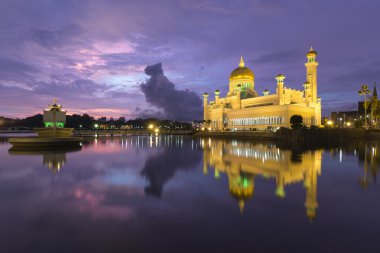 Sultan Ömer ali saifuddien Camii: brunei