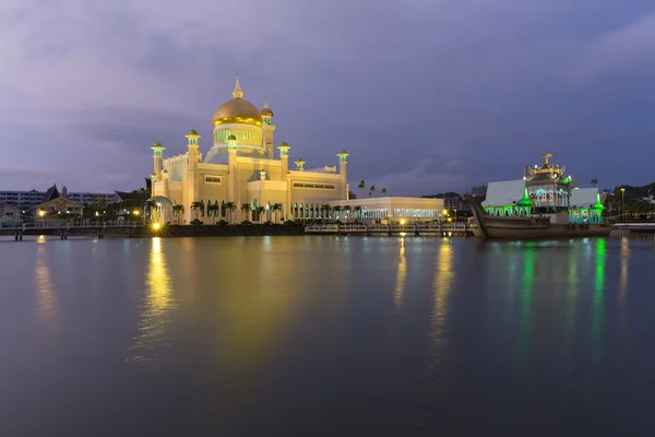 Mesquita do Sultão Omar Ali Saifuddien em Brunei — Fotografia de Stock