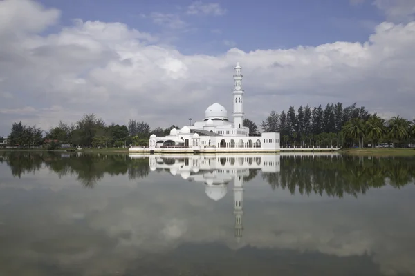 Masjid Tengku Tengah Zaharah em Kuala Terrengganu, Malásia — Fotografia de Stock