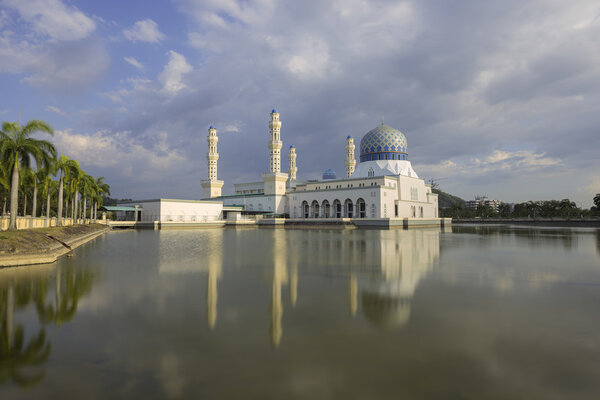 Мечеть Бандарая в Кота-Кинабалу, Малайзия
