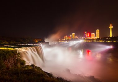Niagara Falls ışık gösterisi gece, ABD