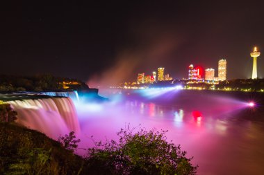 Niagara Falls ışık gösterisi gece, ABD