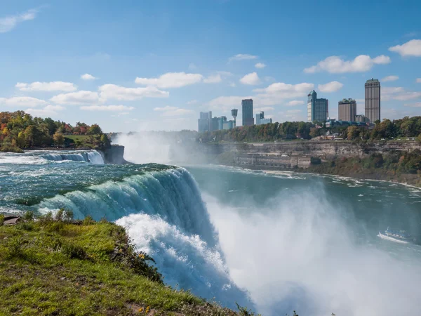 Niagara Falls in de herfst, Verenigde Staten — Stockfoto