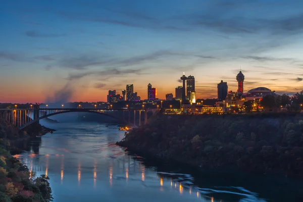 Regnbågsbron på Niagara Falls, Usa — Stockfoto