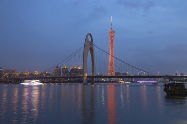 Güneş battıktan sonra Guangzhou şehir