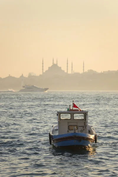 Estreito de Bósforo em Istambul, Turquia — Fotografia de Stock