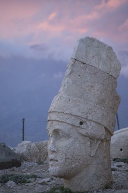 Taş heykeller Türkiye'de Nemrut Dağı, baş