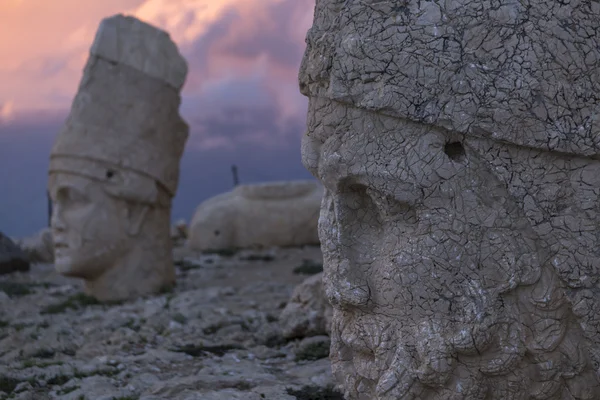 Taş heykeller Türkiye'de Nemrut Dağı, baş