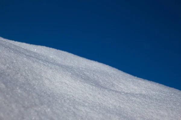 Gros Plan Neige Contre Ciel Bleu — Photo