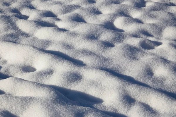 Neige Blanche Fraîche Scintillante Soleil Avec Des Reflets Des Ombres — Photo