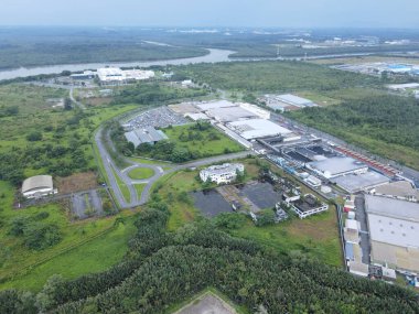 Kuching, Sarawak / Malezya - 14 Kasım 2020: Tüm büyük elektronik, güneş ve yarı iletken santrallerinin bulunduğu Samajaya Işık Endüstriyel Bölgesi