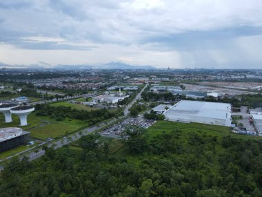 Kuching, Sarawak / Malezya - 14 Kasım 2020: Tüm büyük elektronik, güneş ve yarı iletken santrallerinin bulunduğu Samajaya Işık Endüstriyel Bölgesi