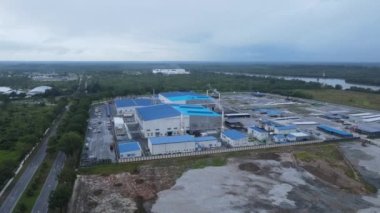 Kuching, Sarawak / Malezya - 14 Kasım 2020: Tüm büyük elektronik, güneş ve yarı iletken santrallerinin bulunduğu Samajaya Işık Endüstriyel Bölgesi