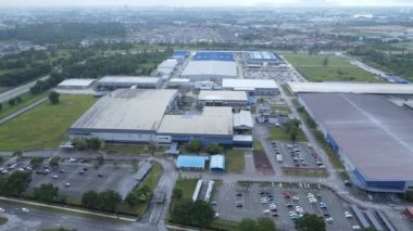 Kuching, Sarawak / Malezya - 14 Kasım 2020: Tüm büyük elektronik, güneş ve yarı iletken santrallerinin bulunduğu Samajaya Işık Endüstriyel Bölgesi