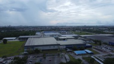 Kuching, Sarawak / Malezya - 14 Kasım 2020: Tüm büyük elektronik, güneş ve yarı iletken santrallerinin bulunduğu Samajaya Işık Endüstriyel Bölgesi