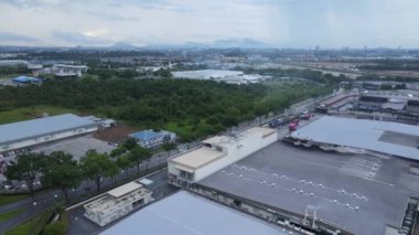 Kuching, Sarawak / Malezya - 14 Kasım 2020: Tüm büyük elektronik, güneş ve yarı iletken santrallerinin bulunduğu Samajaya Işık Endüstriyel Bölgesi