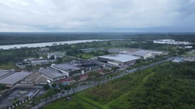 Kuching, Sarawak / Malezya - 14 Kasım 2020: Tüm büyük elektronik, güneş ve yarı iletken santrallerinin bulunduğu Samajaya Işık Endüstriyel Bölgesi