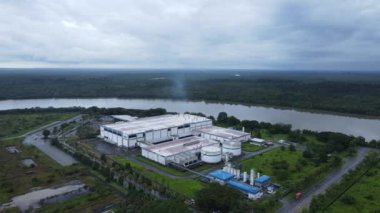 Kuching, Sarawak / Malezya - 14 Kasım 2020: Tüm büyük elektronik, güneş ve yarı iletken santrallerinin bulunduğu Samajaya Işık Endüstriyel Bölgesi