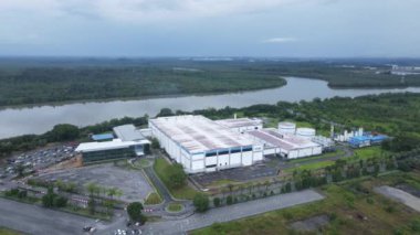 Kuching, Sarawak / Malezya - 14 Kasım 2020: Tüm büyük elektronik, güneş ve yarı iletken santrallerinin bulunduğu Samajaya Işık Endüstriyel Bölgesi