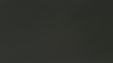 Buntal, Sarawak Malezya - 25 Aralık 2020: Sarawak Malezya 'daki Güzel Balıkçı Köyü, Güney Çin Denizi' nin yanında, arka planda güçlü Santubong Dağı var.