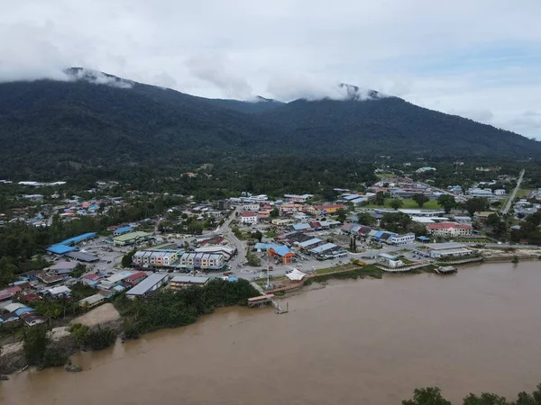 Sematan Sahili ve Sarawak ve Borneo Adası 'nın en güney kısmının kıyı şeridi.