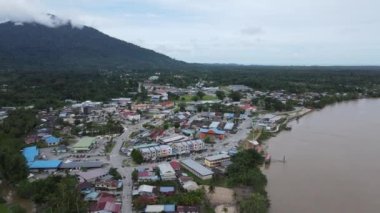 Sematan Sahili ve Sarawak ve Borneo Adası 'nın en güney kısmının kıyı şeridi.