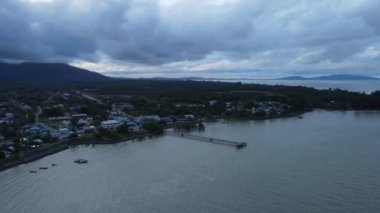Sematan Sahili ve Sarawak ve Borneo Adası 'nın en güney kısmının kıyı şeridi.