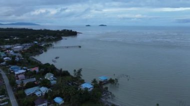 Sematan Sahili ve Sarawak ve Borneo Adası 'nın en güney kısmının kıyı şeridi.