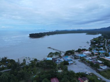 Sematan Sahili ve Sarawak ve Borneo Adası 'nın en güney kısmının kıyı şeridi.