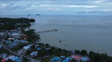 Sematan Sahili ve Sarawak ve Borneo Adası 'nın en güney kısmının kıyı şeridi.