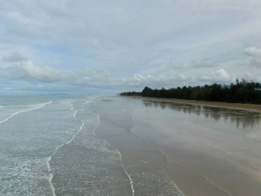Sematan Sahili ve Sarawak ve Borneo Adası 'nın en güney kısmının kıyı şeridi.