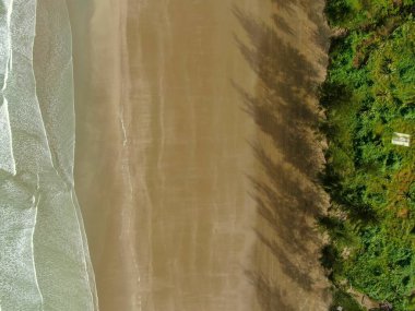 Sematan Sahili ve Sarawak ve Borneo Adası 'nın en güney kısmının kıyı şeridi.