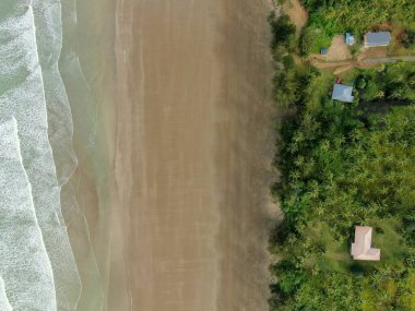 Sematan Sahili ve Sarawak ve Borneo Adası 'nın en güney kısmının kıyı şeridi.