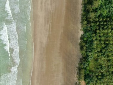 Sematan Sahili ve Sarawak ve Borneo Adası 'nın en güney kısmının kıyı şeridi.