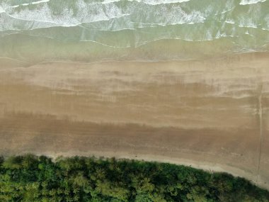 Sematan Sahili ve Sarawak ve Borneo Adası 'nın en güney kısmının kıyı şeridi.