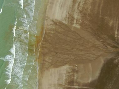 Sematan Sahili ve Sarawak ve Borneo Adası 'nın en güney kısmının kıyı şeridi.