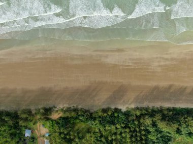 Sematan Sahili ve Sarawak ve Borneo Adası 'nın en güney kısmının kıyı şeridi.