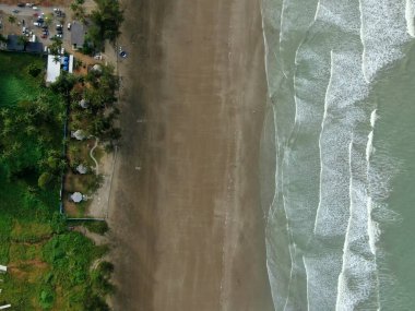 Sematan Sahili ve Sarawak ve Borneo Adası 'nın en güney kısmının kıyı şeridi.