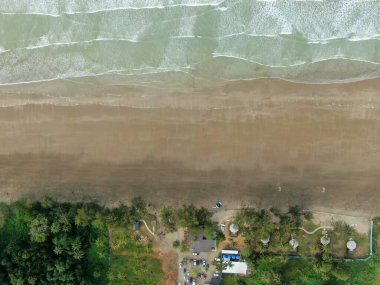 Sematan Sahili ve Sarawak ve Borneo Adası 'nın en güney kısmının kıyı şeridi.