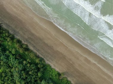Sematan Sahili ve Sarawak ve Borneo Adası 'nın en güney kısmının kıyı şeridi.