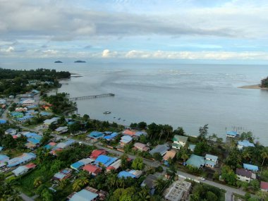 Sematan Sahili ve Sarawak ve Borneo Adası 'nın en güney kısmının kıyı şeridi.