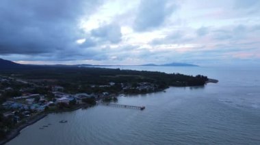 Sematan Sahili ve Sarawak ve Borneo Adası 'nın en güney kısmının kıyı şeridi.