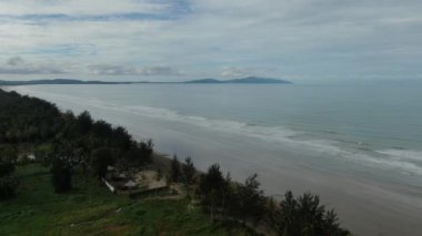 Sematan Sahili ve Sarawak ve Borneo Adası 'nın en güney kısmının kıyı şeridi.